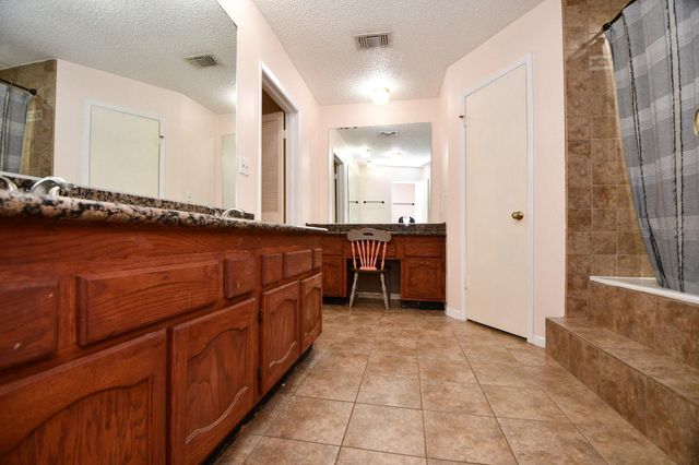 1947 Mayweather Lane, Richmond, TX 77406