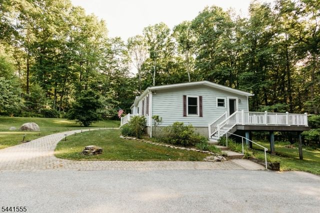 7 New Myrtle Dr, Montague Twp., NJ 07827