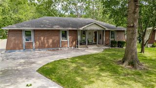 1201 SW Hopi Street, Blue Springs, MO 64015