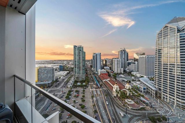 888 W E 2405, San Diego, CA 92101