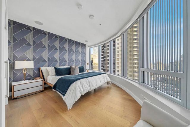 888 W E 2405, San Diego, CA 92101