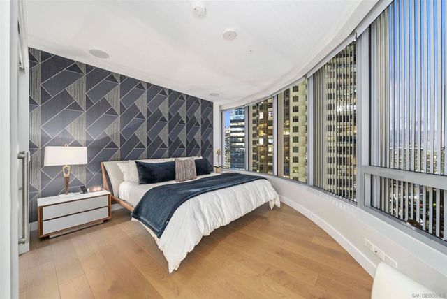 888 W E 2405, San Diego, CA 92101