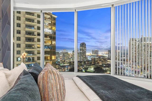 888 W E 2405, San Diego, CA 92101