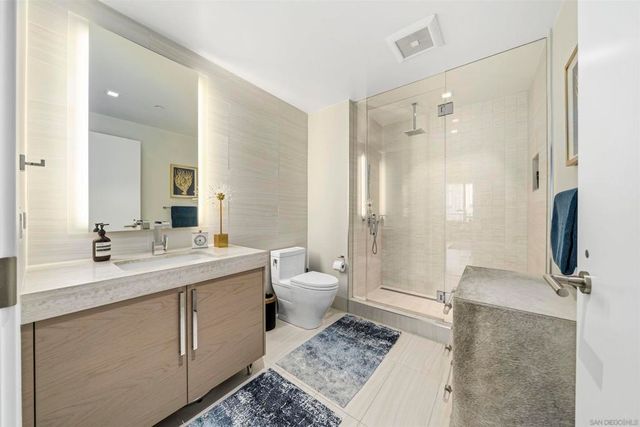 888 W E 2405, San Diego, CA 92101