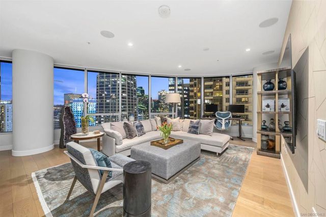 888 W E 2405, San Diego, CA 92101