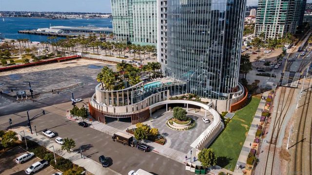 888 W E 2405, San Diego, CA 92101