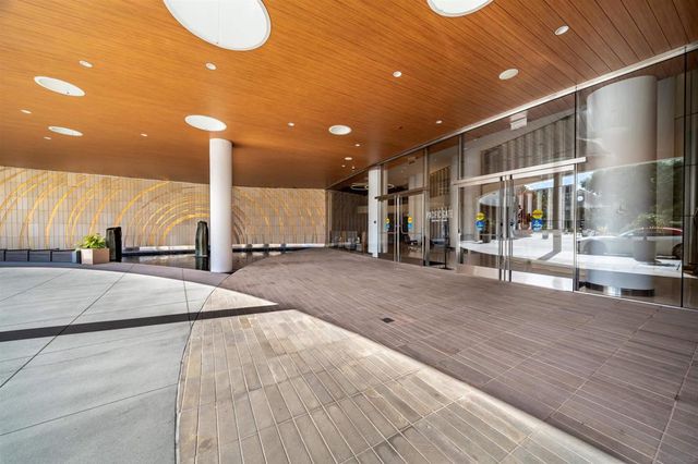 888 W E 2405, San Diego, CA 92101