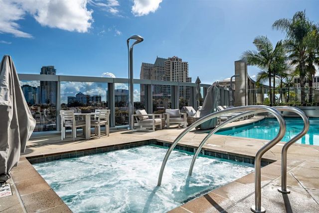 888 W E 2405, San Diego, CA 92101