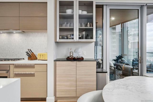 888 W E 2405, San Diego, CA 92101