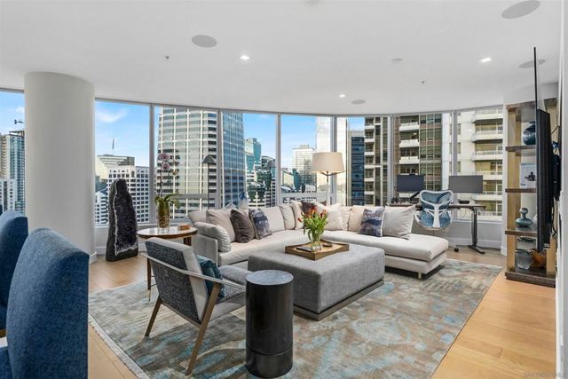 888 W E 2405, San Diego, CA 92101