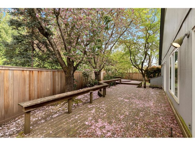 2016 Se 158TH Loop, Vancouver, WA 98683