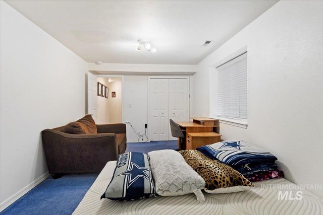 1874 N Heath Ave, Boise, ID 83713