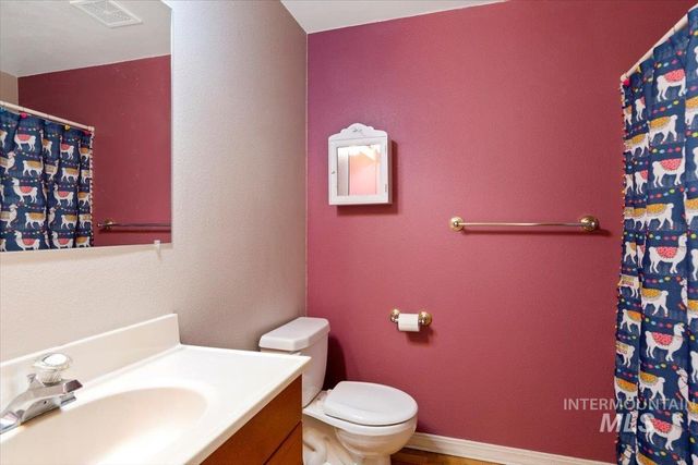 1874 N Heath Ave, Boise, ID 83713