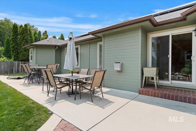 1874 N Heath Ave, Boise, ID 83713