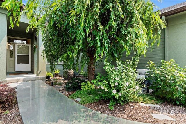 1874 N Heath Ave, Boise, ID 83713