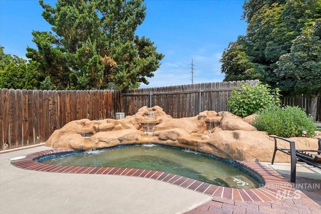 1874 N Heath Ave, Boise, ID 83713