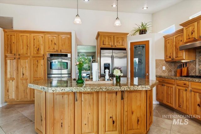 1874 N Heath Ave, Boise, ID 83713