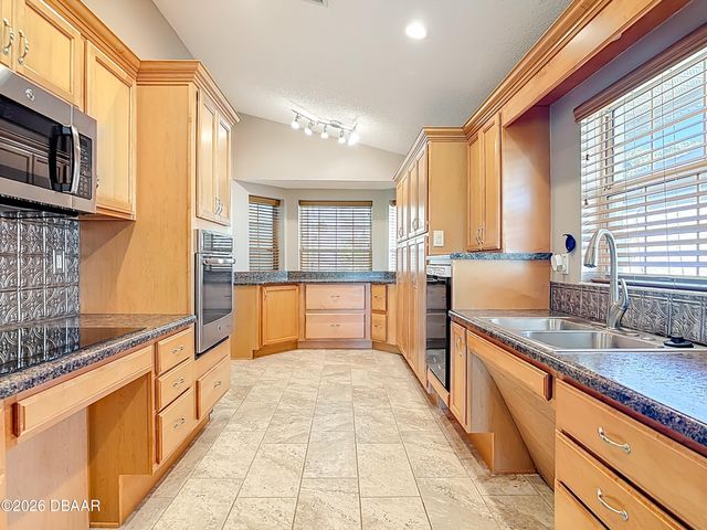 528 Crooked Stick Drive, Daytona Beach, FL 32114