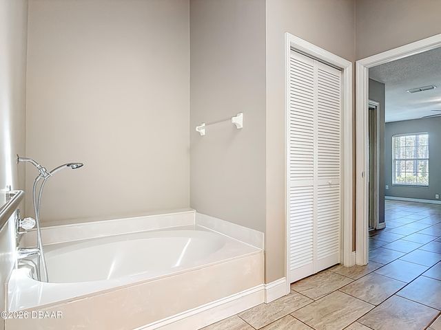 528 Crooked Stick Drive, Daytona Beach, FL 32114