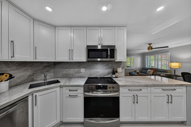 300 NE 19th Court 104n, Wilton Manors, FL 33305