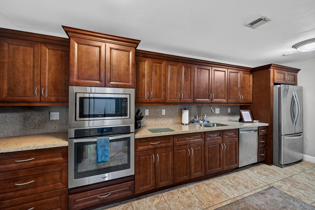 300 NE 19th Court 104n, Wilton Manors, FL 33305