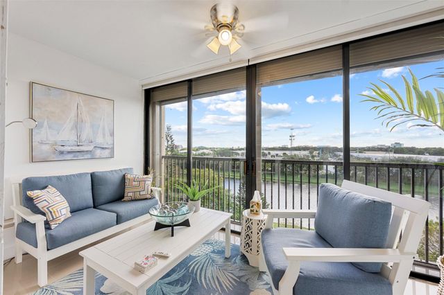 2202 S Cypress Bend Dr 606, Pompano Beach, FL 33069