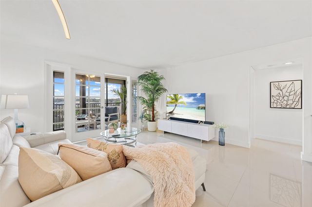 2202 S Cypress Bend Dr 606, Pompano Beach, FL 33069