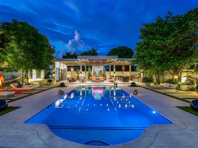 8761 SW 56th Street, Miami, FL 33165
