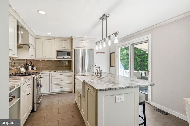 210 E MAIN ST, Moorestown, NJ 08057