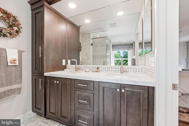 210 E MAIN ST, Moorestown, NJ 08057