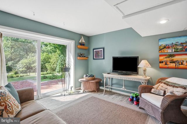 210 E MAIN ST, Moorestown, NJ 08057