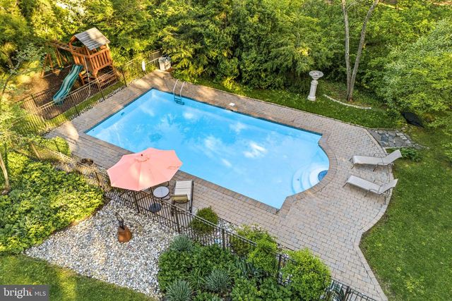 210 E MAIN ST, Moorestown, NJ 08057