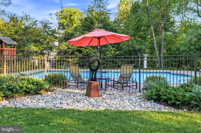 210 E MAIN ST, Moorestown, NJ 08057
