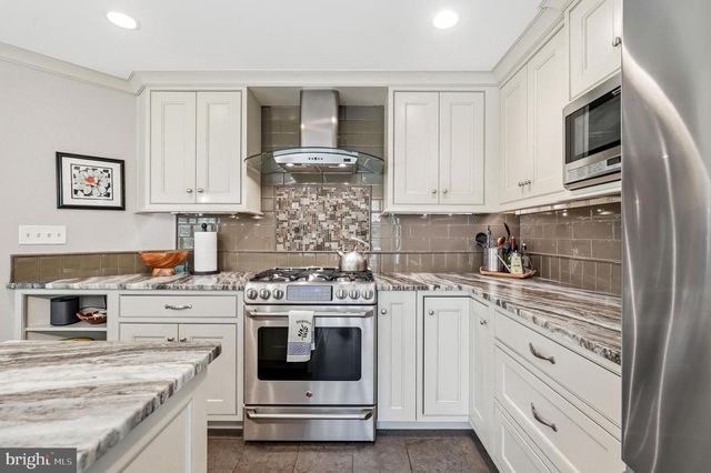 210 E MAIN ST, Moorestown, NJ 08057