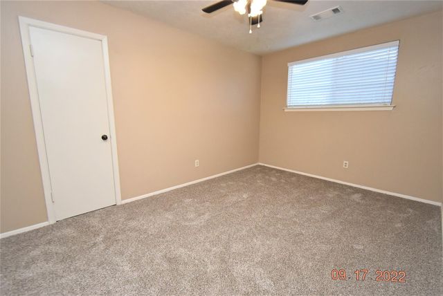 1911 Westlake Road, Houston, TX 77062