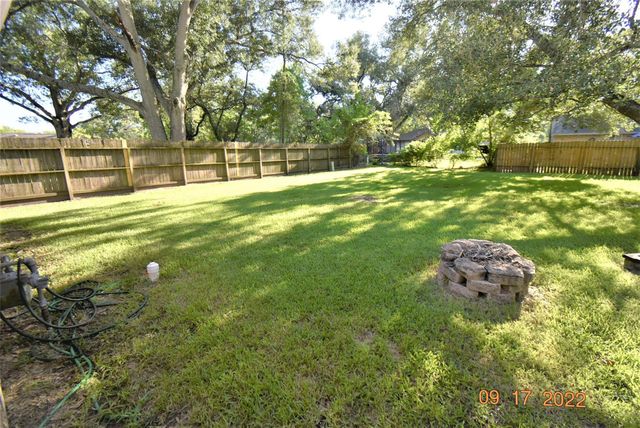 1911 Westlake Road, Houston, TX 77062