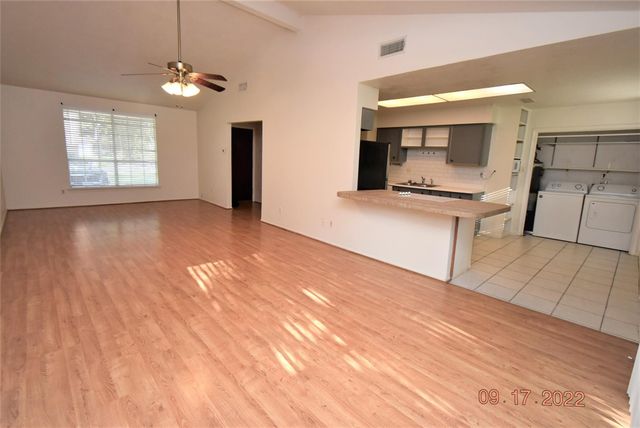 1911 Westlake Road, Houston, TX 77062