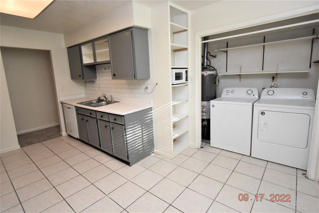 1911 Westlake Road, Houston, TX 77062