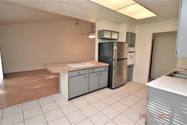 1911 Westlake Road, Houston, TX 77062