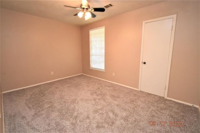 1911 Westlake Road, Houston, TX 77062