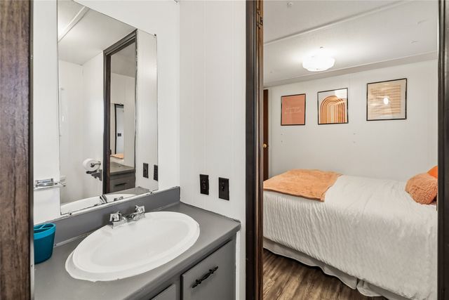 204 Eastside Lane, Montezuma, IA 50171