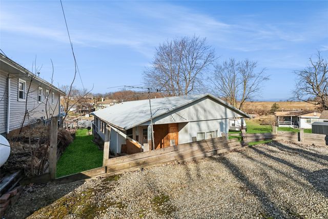 204 Eastside Lane, Montezuma, IA 50171