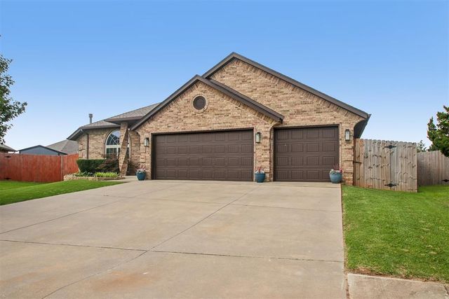 1402 Spoonwood Road, Norman, OK 73071