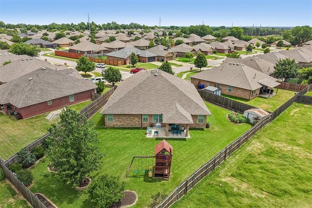1402 Spoonwood Road, Norman, OK 73071