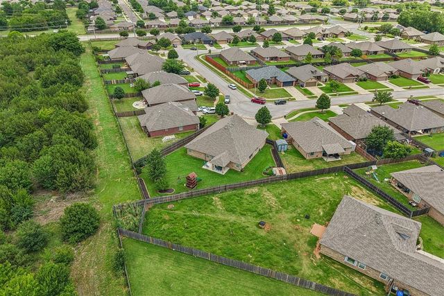 1402 Spoonwood Road, Norman, OK 73071