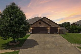 1402 Spoonwood Road, Norman, OK 73071
