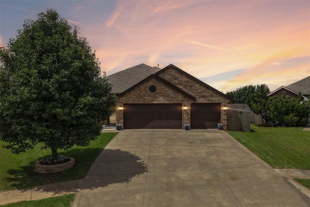 1402 Spoonwood Road, Norman, OK 73071