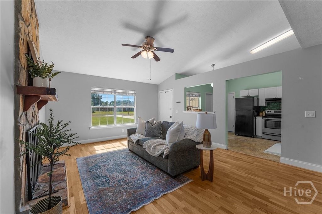 Image 11 of property listing at 103 Dogwood Circle, Rincon, GA 31326