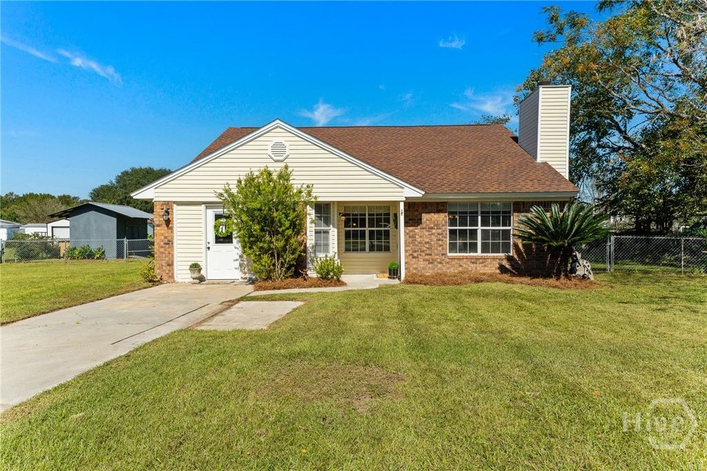 Image 2 of property listing at 103 Dogwood Circle, Rincon, GA 31326