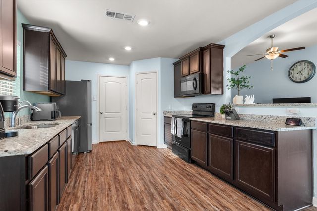 4006 Lakeview Drive, Sanger, TX 76266